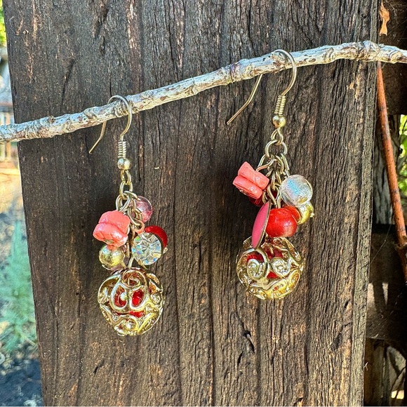 Vintage 🖤 Boho Gold Tone & Peach Cluster Earrings Dangle Drop Rhinestone Orange - Picture 8 of 8